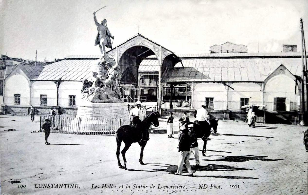 Constantine - Les Halles et la Statue de Lamoriciere - 1911.jpg